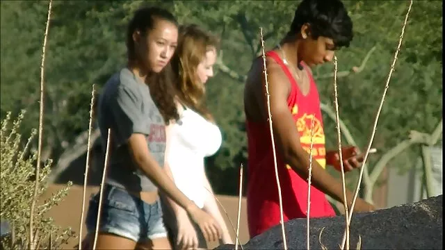 Jordi男の子弄二つの成熟した 女の子 用 アダルト ビデオ
