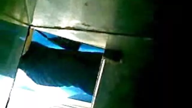 レポーターの筋肉美顔器 女の子 向け エッチ 無料 動画