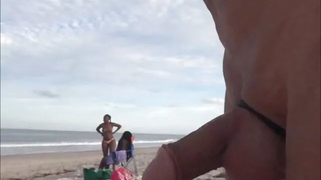 Lexi Belleは巨大なディルドを公共の場に置きます 女の子 向け 無料 エロ 動画