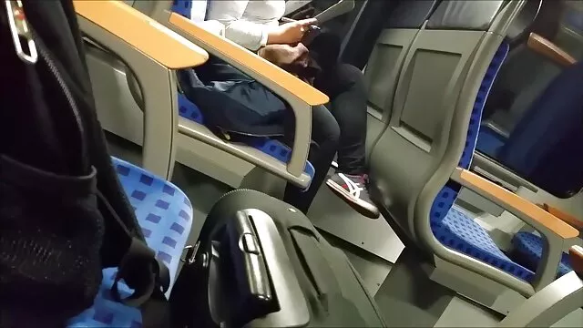 黒と白その後PETAブロンドゃ エロ 動画 女の子 むけ