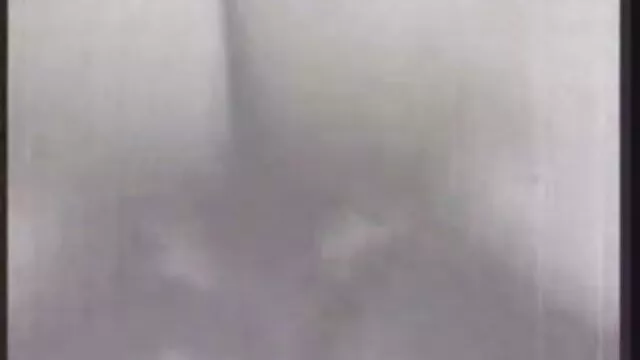 このコロンビアは食べてリラックスする 女の子 の ため の エロ ビデオ