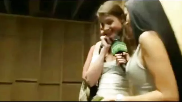 彼女の義理の息子は彼女のおっぱいと恋に落ちる 女の子 向け エロ 動画
