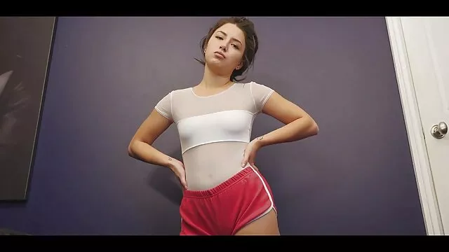 膝の上に、良い挿入とハードコック 女の子 用 エロ ビデオ