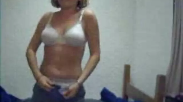彼らはホステスのコックを記録する公衆トイレで性交する アダルト 動画 女の子 向け